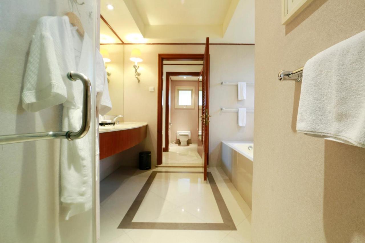 R Hotel Rancamaya Bogor Exteriér fotografie
