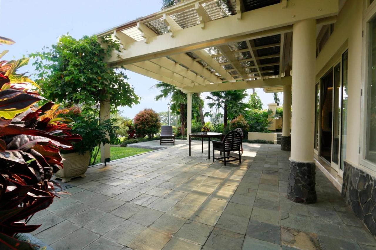 R Hotel Rancamaya Bogor Pokoj fotografie